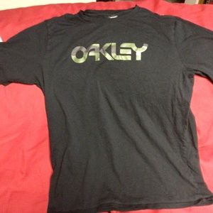 OAKLEY tshirt